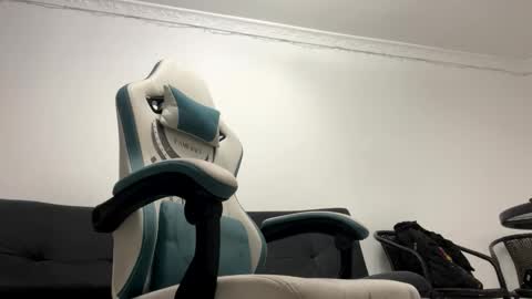 camilo_contre21 online show from January 22, 3:41 am