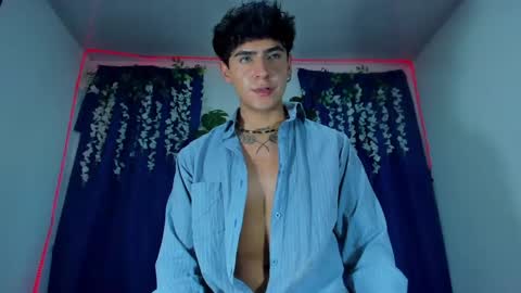 Snapshot of camilo_xcam chatting on February 18, 10:25 pm CAMILO online show from February 18, 10:25 pm