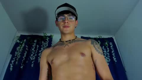 Snapshot of camilo_xcam chatting on February 15, 9:26 pm CAMILO online show from February 15, 9:26 pm