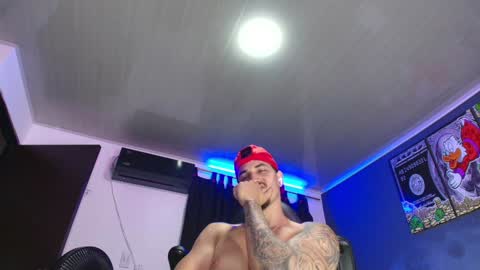 Snapshot of camiloalvarezzz3 chatting on February 8, 3:42 pm CAMILO online show from February 8, 3:42 pm