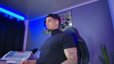 Snapshot of camiloalvarezzz3 chatting on September 19, 7:06 pm CAMILO online show from September 19, 7:06 pm