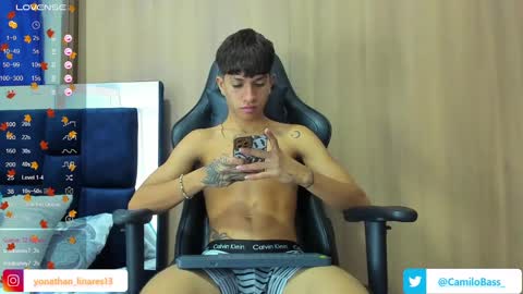 Snapshot of camilobass_ chatting on March 1, 4:37 am Camilo Bass online show from March 1, 4:37 am