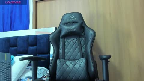 Snapshot of camilobass_ chatting on January 31, 1:22 am Camilo Bass online show from January 31, 1:22 am