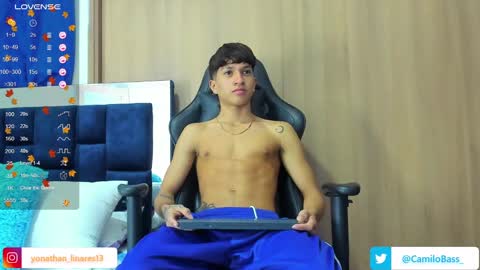 Snapshot of camilobass_ chatting on February 25, 1:30 am Camilo Bass online show from February 25, 1:30 am