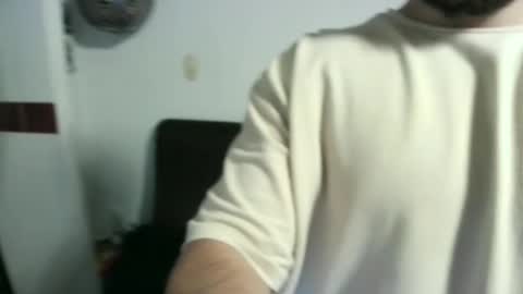 Snapshot of camiloex chatting on December 2, 12:23 am Camilo online show from December 2, 12:23 am