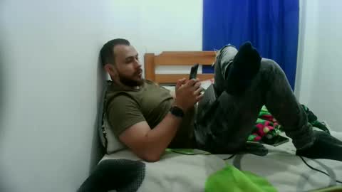 Snapshot of camiloex chatting on December 8, 3:50 am Camilo online show from December 8, 3:50 am