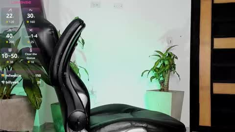 Snapshot of camilohotxx__ chatting on September 20, 12:02 am Camilo online show from September 20, 12:02 am