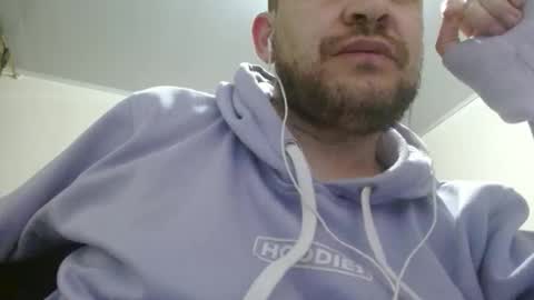 Snapshot of camiloking17 chatting on September 18, 7:01 am camilo online show from September 18, 7:01 am