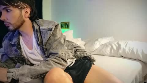 Snapshot of camilosaennz chatting on February 7, 2:51 am camilo online show from February 7, 2:51 am