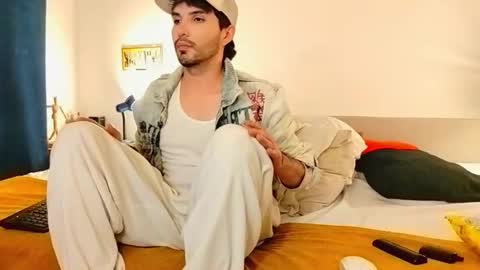 camilo online show from May 5, 4:08 am