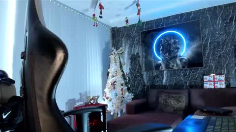 Snapshot of camilowatson chatting on December 12, 9:37 pm Camilo Watson online show from December 12, 9:37 pm
