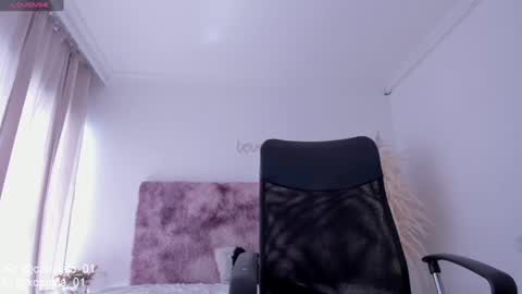 Snapshot of cammile_cole chatting on January 7, 5:31 pm Laura Camila online show from January 7, 5:31 pm