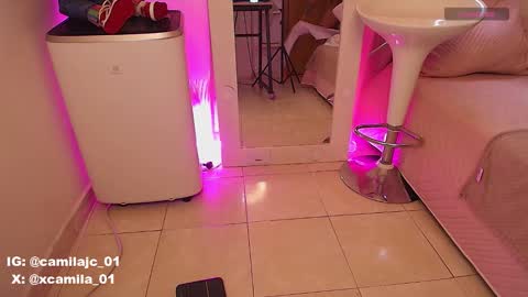 Laura Camila online show from October 11, 5:49 pm