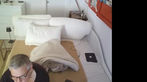 camunication online show from February 18, 1:11 pm