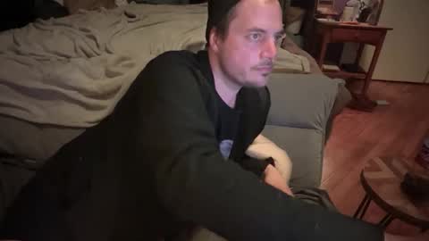 camunity online show from April 11, 7:56 am