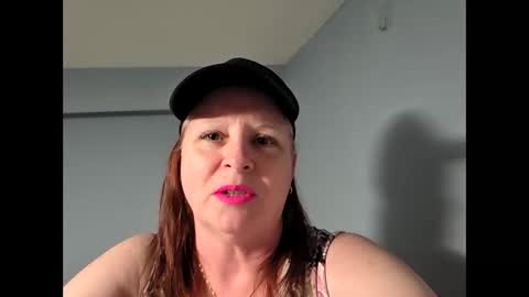 canadianqueen1973 online show from May 21, 10:38 pm