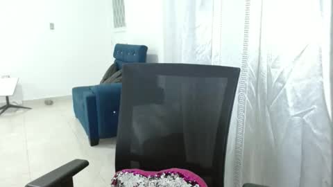 Snapshot of candacesxhot chatting on September 22, 5:11 am cumorsmooke online show from September 22, 5:11 am
