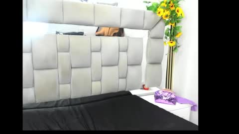 Candelabrown  online show from October 29, 5:09 am