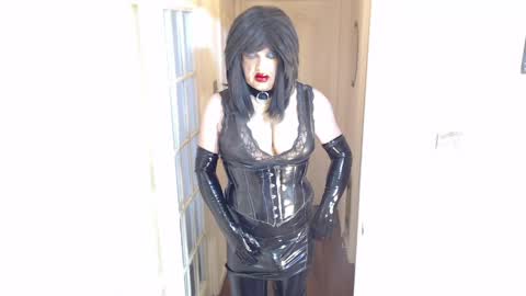 candi smokes online show from April 10, 1:27 pm