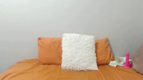 Candidlily online show from December 9, 11:15 am