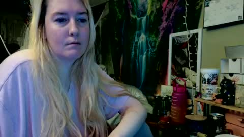 Candi online show from June 24, 9:49 am