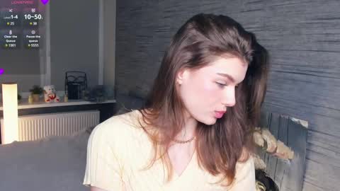 Snapshot of candy_flo chatting on March 5, 9:26 pm Flora online show from March 5, 9:26 pm