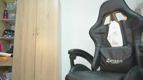 Nickol online show from April 14, 7:50 pm