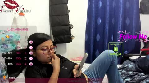 candy_val online show from March 12, 6:40 am