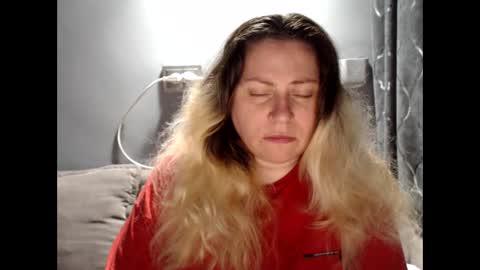 Laura online show from May 31, 7:48 pm