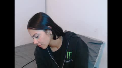 Sara online show from December 2, 5:04 am