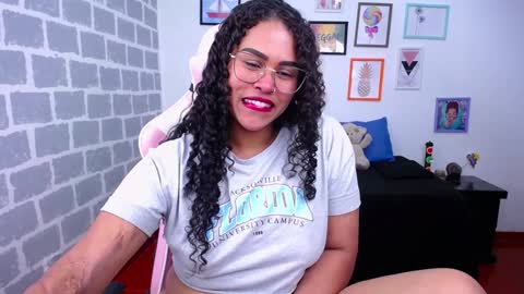 Snapshot of candyhot_sex chatting on December 2, 9:23 pm Karen online show from December 2, 9:23 pm
