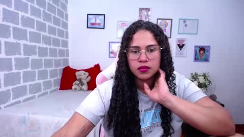 Snapshot of candyhot_sex chatting on March 9, 3:54 am Karen online show from March 9, 3:54 am