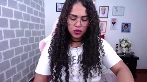Snapshot of candyhot_sex chatting on March 11, 5:24 am Karen online show from March 11, 5:24 am