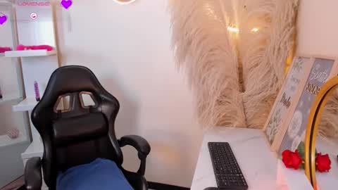 Snapshot of candyjoness_ chatting on September 12, 1:35 pm Candy online show from September 12, 1:35 pm