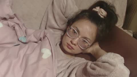 say meow and send tip  online show from April 4, 2:18 am