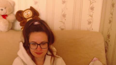 Snapshot of candylady136 chatting on March 5, 10:33 am say meow and send tip online show from March 5, 10:33 am