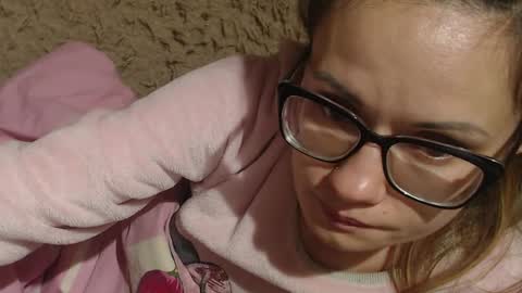 Snapshot of candylady136 chatting on December 4, 12:57 am say meow and send tip online show from December 4, 12:57 am