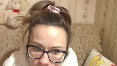 Snapshot of candylady136 chatting on February 19, 10:56 am say meow and send tip online show from February 19, 10:56 am