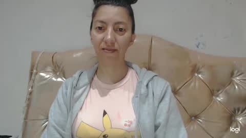 Snapshot of candymilfff chatting on February 13, 12:32 pm candymilfff online show from February 13, 12:32 pm