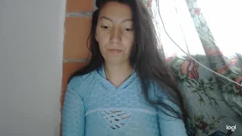 Snapshot of candymilfff chatting on March 10, 9:29 pm candymilfff online show from March 10, 9:29 pm