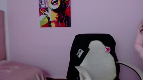 C A N D Y online show from February 8, 1:54 pm