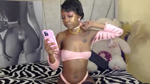 Snapshot of candyspicee chatting on March 12, 10:28 pm candyspicee online show from March 12, 10:28 pm