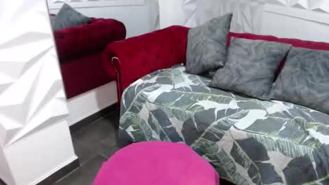 Snapshot of canela_a73 chatting on September 15, 4:52 pm Canela online show from September 15, 4:52 pm