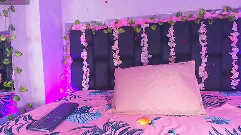 Aura  online show from October 3, 12:24 pm