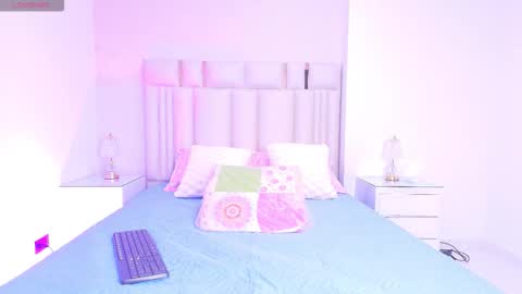 Aura  online show from November 5, 11:56 am