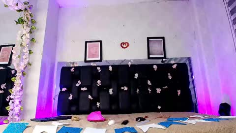 Aura  online show from September 22, 11:58 am