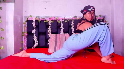 Aura  online show from October 4, 12:25 pm