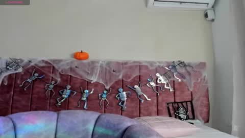 canelitasexy  online show from October 31, 4:40 pm