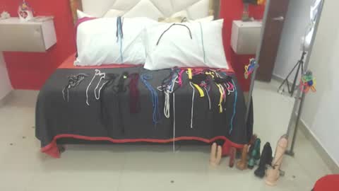 Canela online show from October 15, 6:42 pm