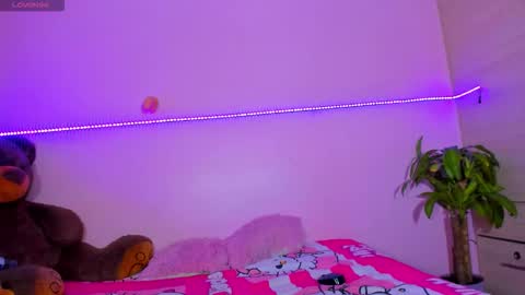 Onika   instagram   canndy888  online show from November 2, 5:18 am